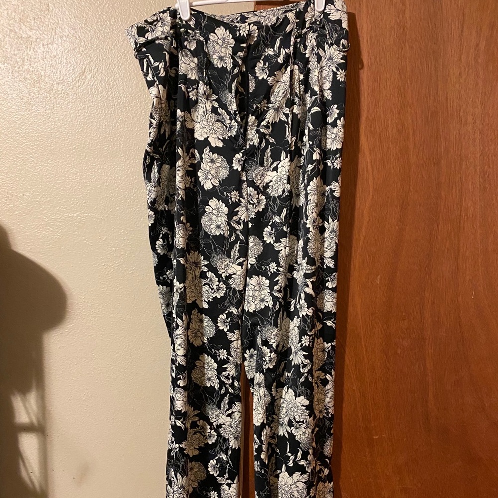 Trouser type silky pants